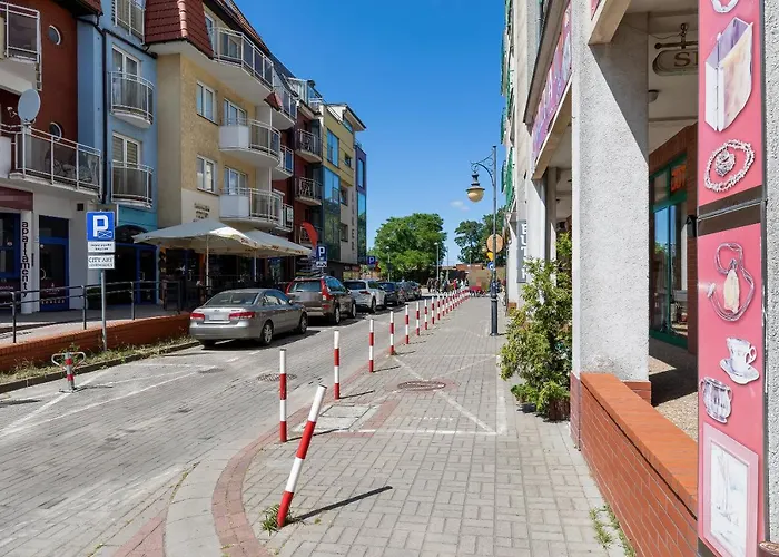Port Cicha Street By Jantar y