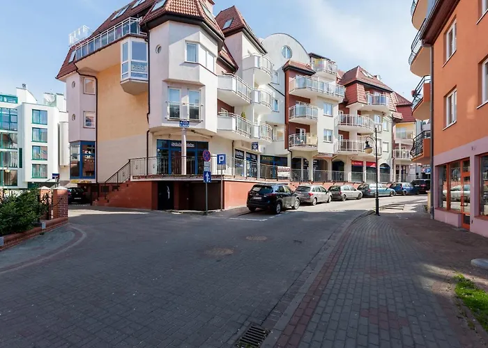 Port Cicha Street By Jantar y